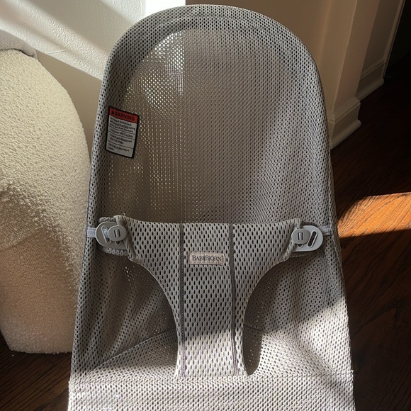 *Like New*Baby Bjorn Bliss Mesh Bouncer - Picture 6 of 10